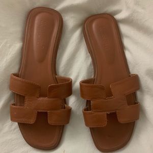 H sandals